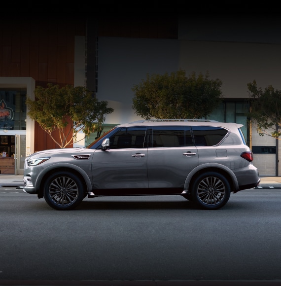 Side profile of the QX80 Luxury SUV