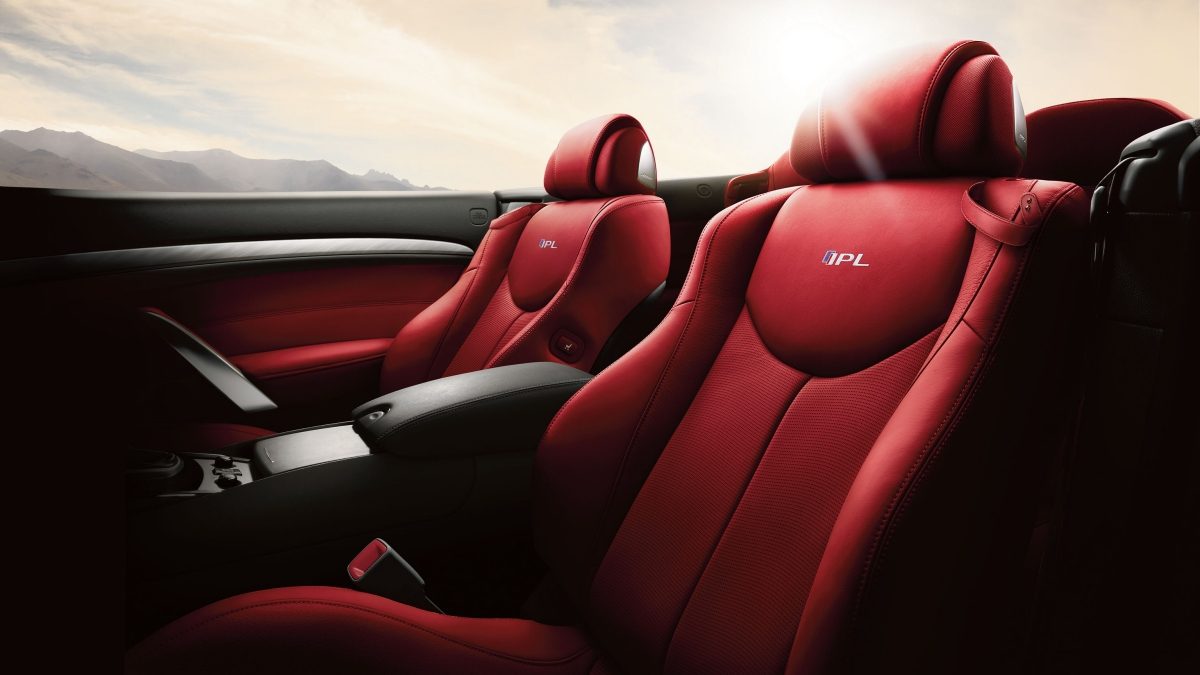 2015 INFINITI Q60 IPL Convertible Interior | Red-Stitched Front Seats with IPL Embroidery