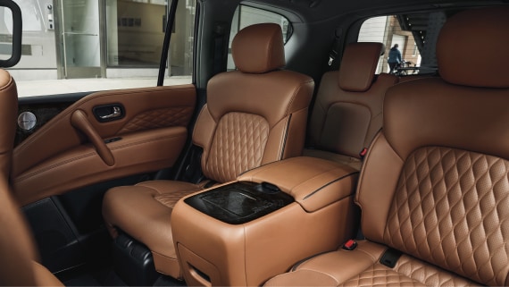 INFINITI QX56 luxury suv interior