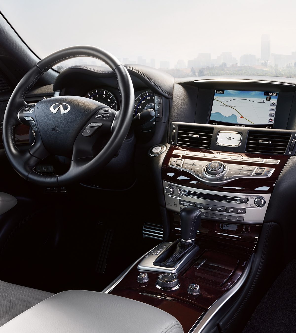Interior View Of 2019 INFINITI Q70 Sedan&#39;s Center Console Equipped With InTouch Navigation Technology Feature